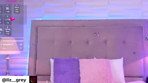 Snapshot of liz_grey_ chatting on February 8, 4:47 am online show from February 8, 4:47 am