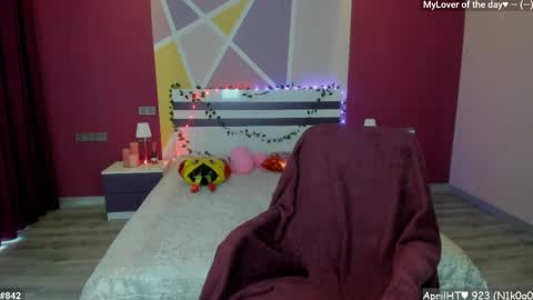 Girl next door online show from April 14, 11:38 am