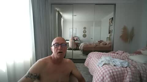 lizard33skinny online show from March 9, 6:06 am