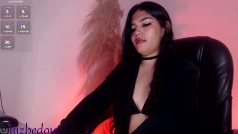 lizbedoutx online show from November 21, 1:32 pm