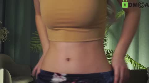 Snapshot of lizbethcoll chatting on December 28, 8:25 pm Sunnheart online show from December 28, 8:25 pm