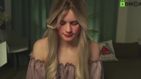 Snapshot of lizbethcoll chatting on January 24, 4:28 pm Sunnheart online show from January 24, 4:28 pm