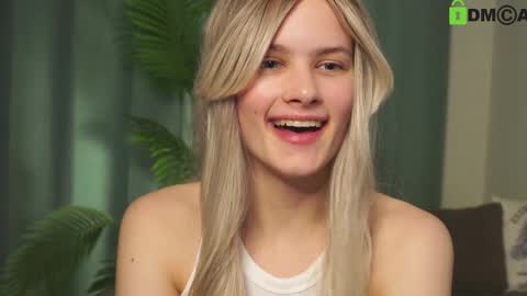 Snapshot of lizbethcoll chatting on January 30, 7:37 pm Sunnheart online show from January 30, 7:37 pm