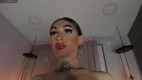 Snapshot of lizz_lunaaa chatting on January 15, 5:01 am Lizz lunaaa online show from January 15, 5:01 am