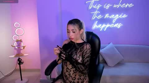 Lizz online show from October 26, 4:07 am