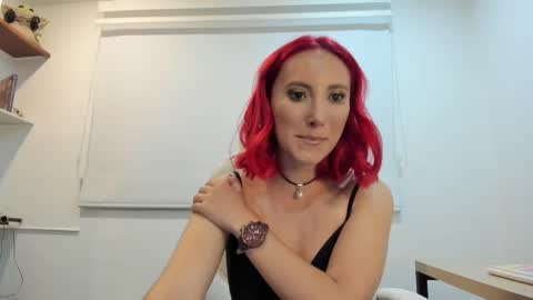 Snapshot of lizzdoux chatting on October 8, 2:31 am lizzdoux online show from October 8, 2:31 am