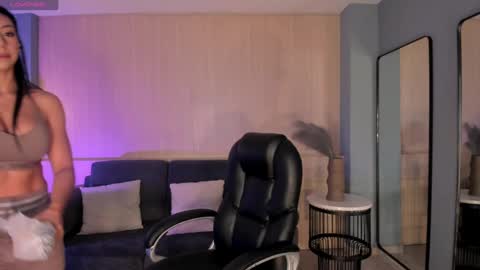 Lizzi  online show from September 19, 12:50 pm