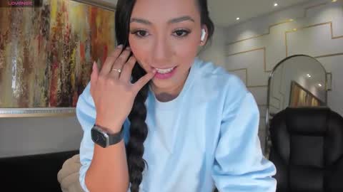 Lizzi  online show from February 26, 8:52 pm