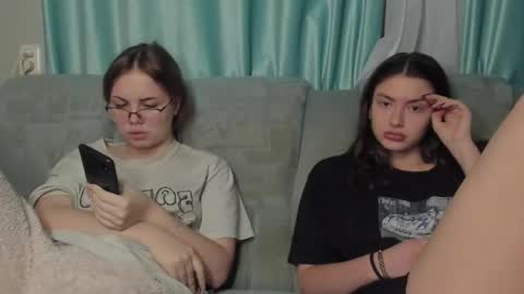 lizzi_muur online show from December 9, 8:12 pm