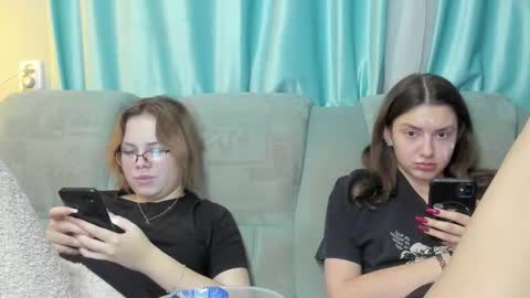 lizzi_muur online show from December 12, 6:53 pm