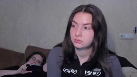 lizzi_muur online show from January 17, 2:44 pm