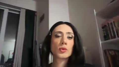 lizzy online show from March 6, 4:20 am