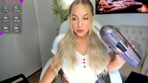 lizztayler online show from January 27, 1:26 am
