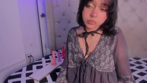 Snapshot of lizzy_dark chatting on October 14, 11:33 am Lizz online show from October 14, 11:33 am