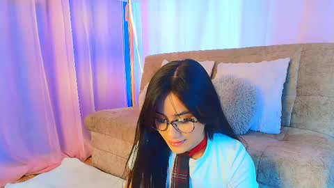 lizzy_kane online show from May 8, 8:14 pm