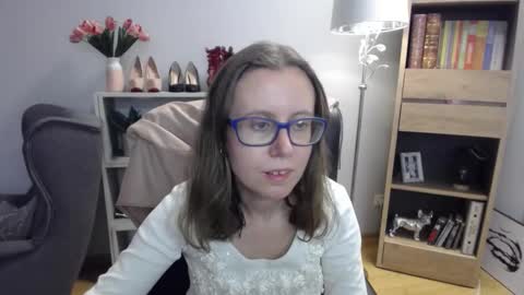 Lizzy online show from November 19, 5:40 am