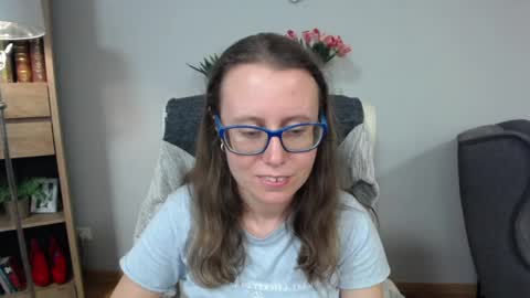 Lizzy online show from May 6, 4:30 am
