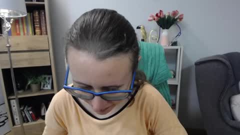 Lizzy online show from May 22, 4:30 am
