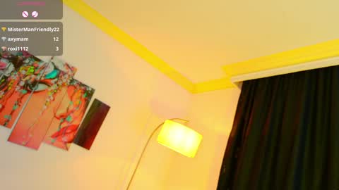 Snapshot of lizzymontana chatting on December 28, 7:44 am Liz  online show from December 28, 7:44 am