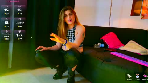 Snapshot of lizzymontana chatting on February 15, 12:37 am Liz  online show from February 15, 12:37 am