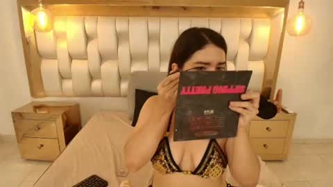 LIZZY RAVEN online show from July 1, 11:45 am