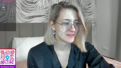 lizzysin online show from May 25, 1:55 am