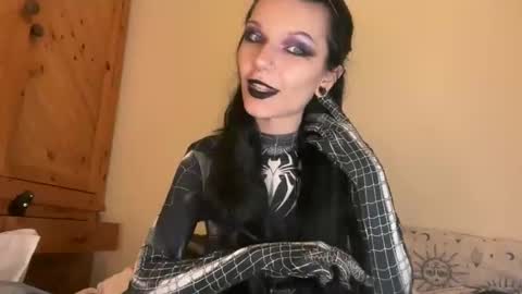 lizzybunny online show from April 16, 7:58 pm
