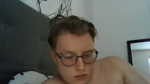 Snapshot of ljc_vmontminy3 chatting on December 22, 3:09 pm Vincethecock online show from December 22, 3:09 pm