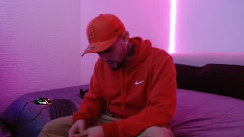 Snapshot of lliamm_2 chatting on February 7, 1:01 pm lliamm 2 online show from February 7, 1:01 pm