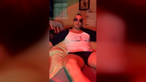 Snapshot of lljoey84 chatting on February 18, 5:03 am lljoey84 online show from February 18, 5:03 am