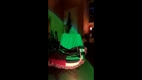 lljoey84 online show from April 16, 5:52 am