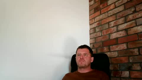Snapshot of lllukasssxxx chatting on June 17, 11:45 am lllukasssxxx online show from June 17, 11:45 am