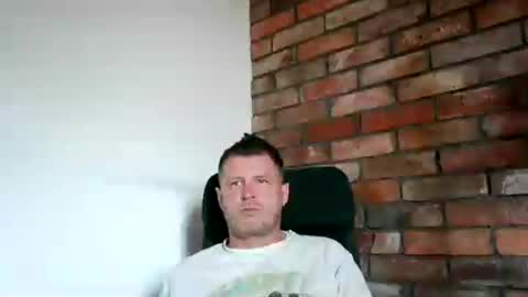 Snapshot of lllukasssxxx chatting on July 4, 11:27 am lllukasssxxx online show from July 4, 11:27 am