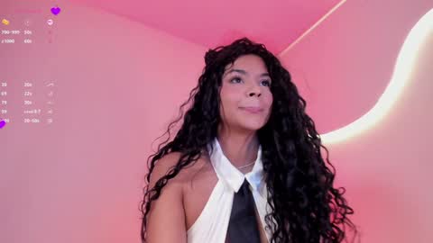 Snapshot of lm_kloeeh chatting on February 7, 12:09 am Kloe see you 28-11 to celebrate my birthday online show from February 7, 12:09 am