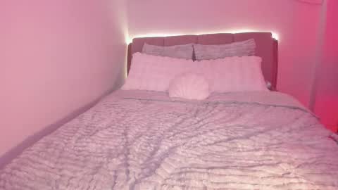 Snapshot of lm_kloeeh chatting on September 30, 2:49 am Kloe see you 28-11 to celebrate my birthday online show from September 30, 2:49 am