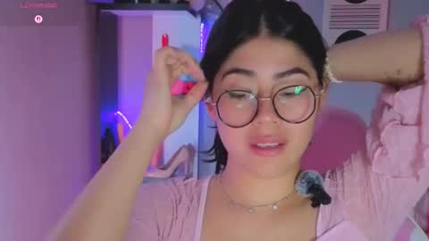 Snapshot of loaluxury chatting on February 26, 4:28 pm Pamela online show from February 26, 4:28 pm