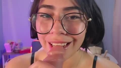 Snapshot of loaluxury chatting on June 23, 3:32 pm Pamela online show from June 23, 3:32 pm