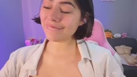 Snapshot of loaluxury chatting on June 25, 3:27 pm Pamela online show from June 25, 3:27 pm