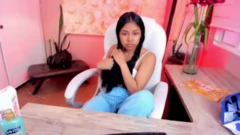 Snapshot of lobito_kai chatting on February 14, 12:57 pm Alex online show from February 14, 12:57 pm