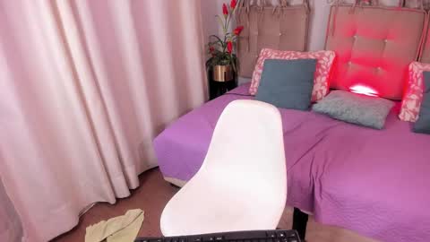 Snapshot of lobito_kai chatting on February 25, 2:44 pm Alex online show from February 25, 2:44 pm