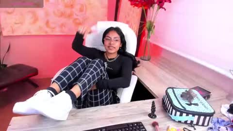 Snapshot of lobito_kai chatting on February 26, 1:19 pm Alex online show from February 26, 1:19 pm