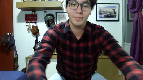 Snapshot of lobomx19 chatting on December 9, 2:56 am Lobo online show from December 9, 2:56 am