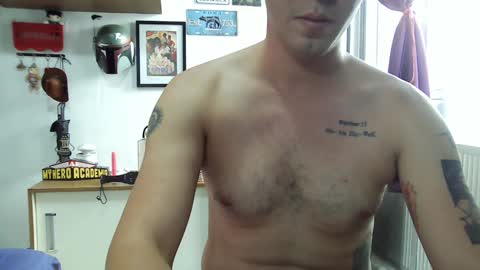 Snapshot of lobomx19 chatting on January 4, 7:23 pm Lobo online show from January 4, 7:23 pm