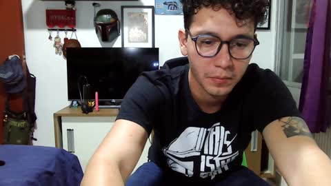 Snapshot of lobomx19 chatting on January 11, 3:55 am Lobo online show from January 11, 3:55 am