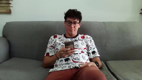 Snapshot of lobomx19 chatting on February 19, 9:14 pm Lobo online show from February 19, 9:14 pm