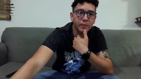 Snapshot of lobomx19 chatting on March 6, 1:16 am Lobo online show from March 6, 1:16 am