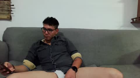 Snapshot of lobomx19 chatting on March 9, 2:50 am Lobo online show from March 9, 2:50 am