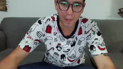 Snapshot of lobomx19 chatting on September 9, 1:05 am Lobo online show from September 9, 1:05 am