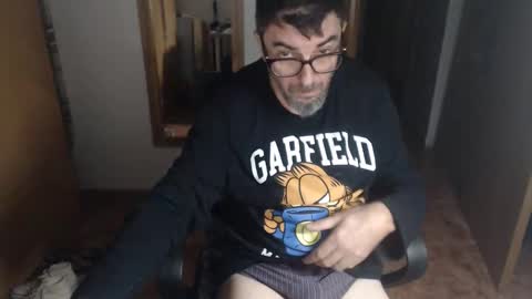 Snapshot of lobosolitario73 chatting on November 8, 11:25 pm lobosolitario73 online show from November 8, 11:25 pm