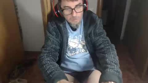 Snapshot of lobosolitario73 chatting on November 23, 1:05 am lobosolitario73 online show from November 23, 1:05 am